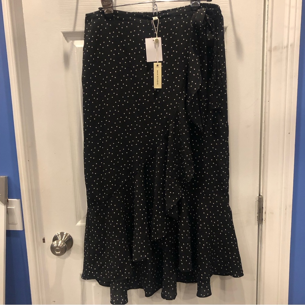 Max Studio Ruffle Skirt Large